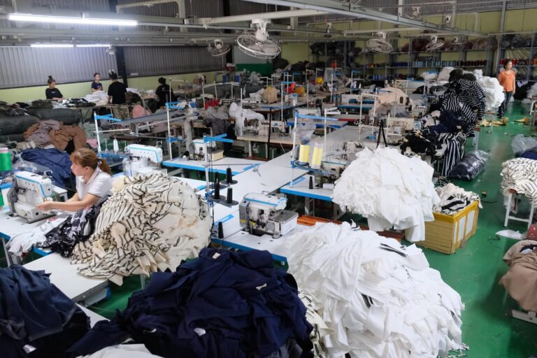 Xưởng in áo thun Say Happy – 14 năm kinh nghiệm sản xuất cho Local Brand