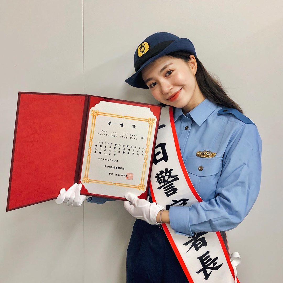 Cô gái tham gia chiến dịch 1 ngày làm cảnh sát của Nhật