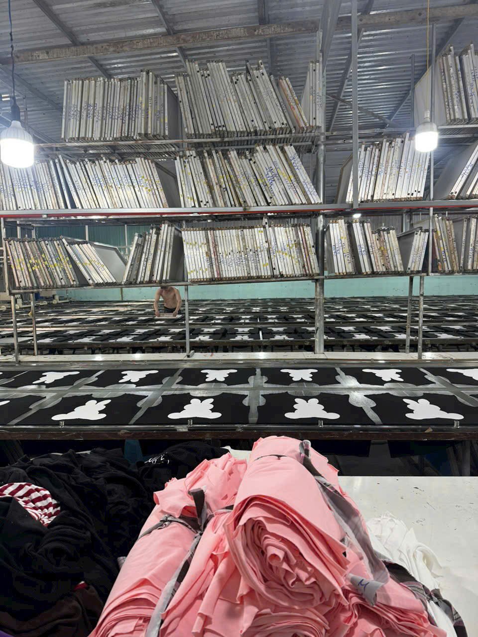 Quy trình in thêu – đóng gói tại xưởng may áo thun TPHCM