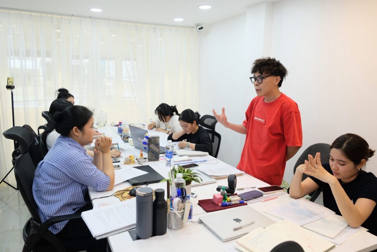 Xưởng may áo thun TPHCM 14 năm kinh nghiệm – đội ngũ Say Happy