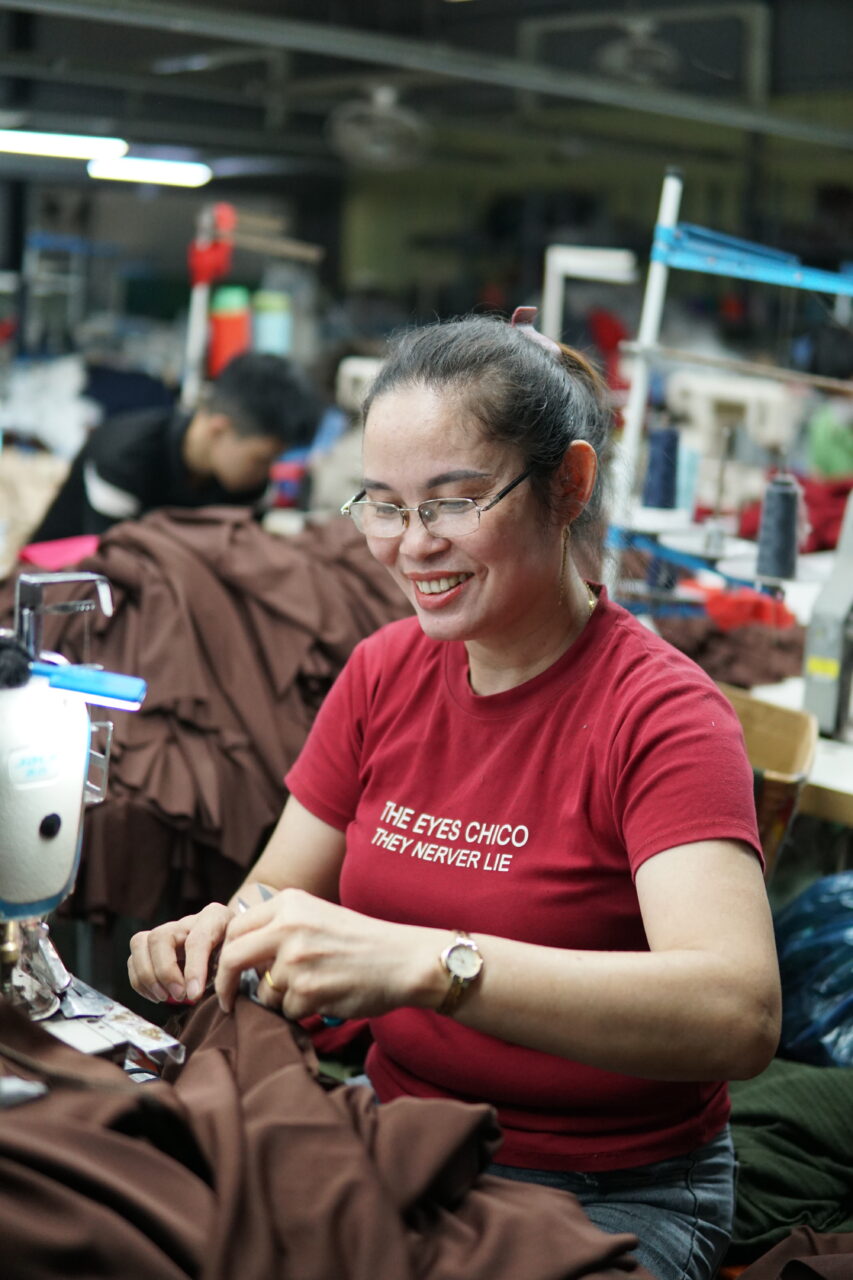 Xưởng may áo thun TPHCM Say Happy – xưởng sản xuất áo thun sẵn kho