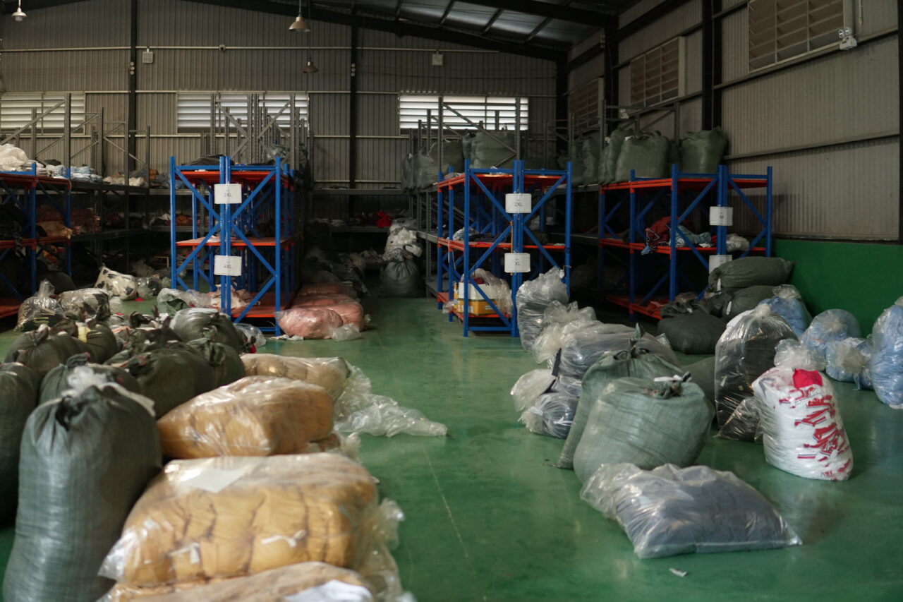 Xưởng may áo thun TPHCM Say Happy – xưởng sản xuất áo thun sẵn kho