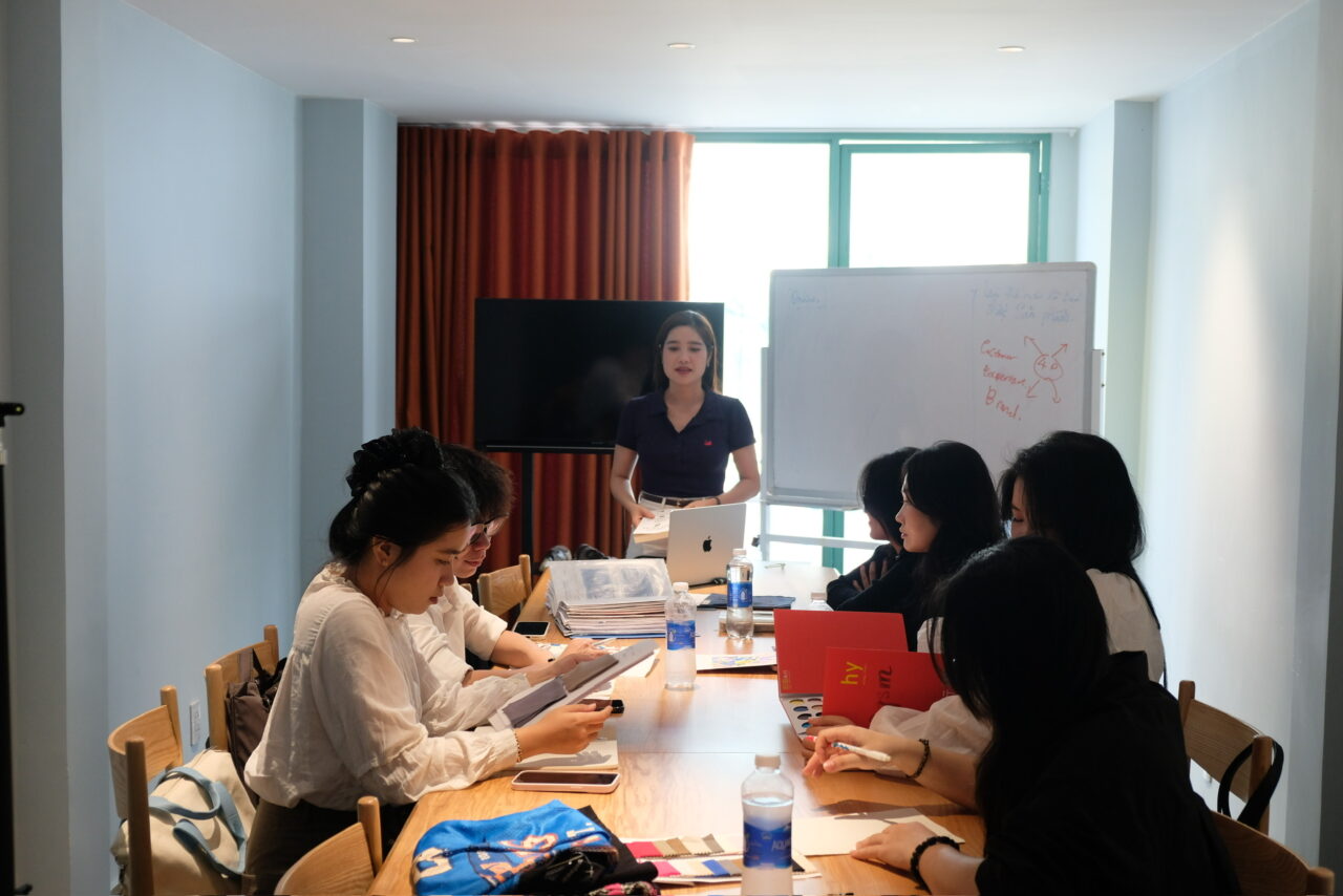 tổng kết 2025 xưởng áo thun say happy