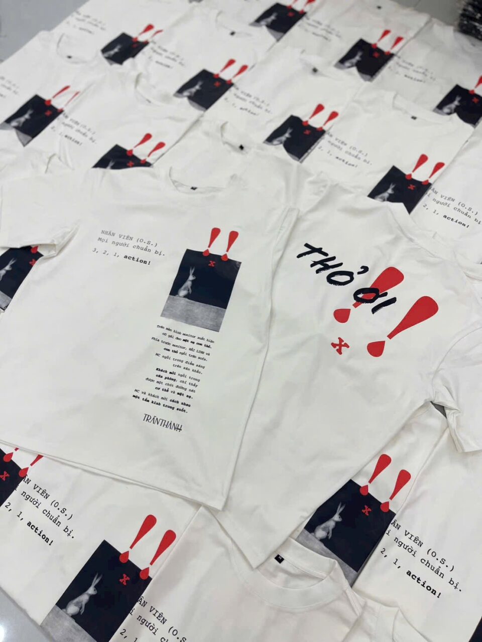 Say Happy sản xuất áo thun cho đoàn phim Thỏ Ơi của Trấn Thành