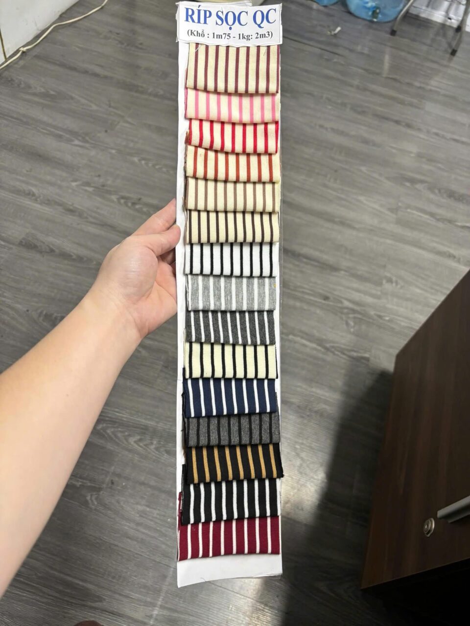 vải sọc dệt dùng trong sản xuất áo thun tại xưởng may tphcm