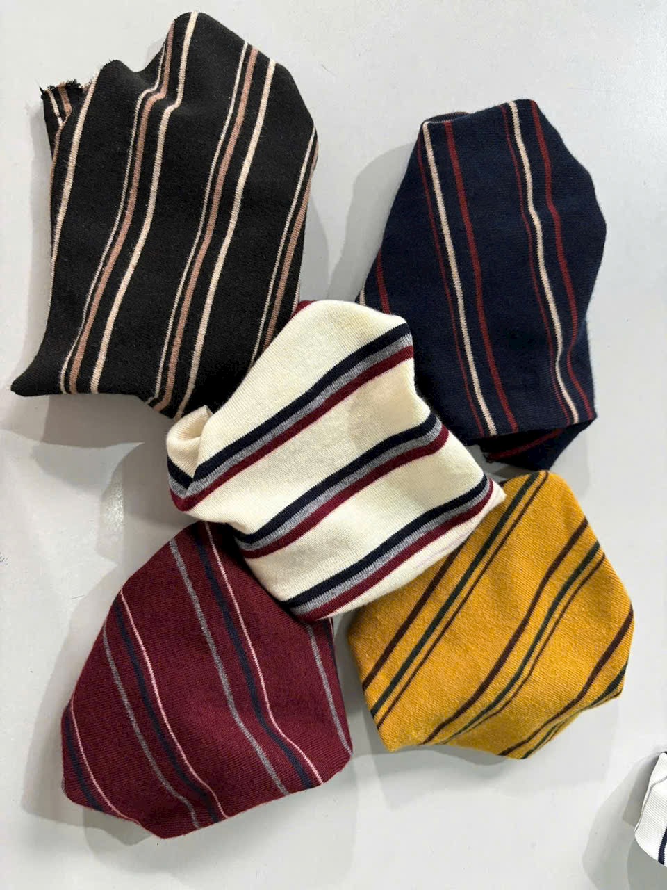 xưởng may áo thun sọc say happy với công nhân và kho hàng số lượng lớn