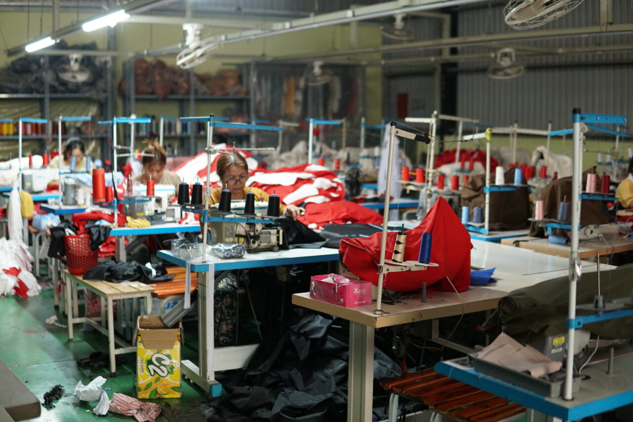 xuong may ao thun tphcm say happy san xuat so luong lon