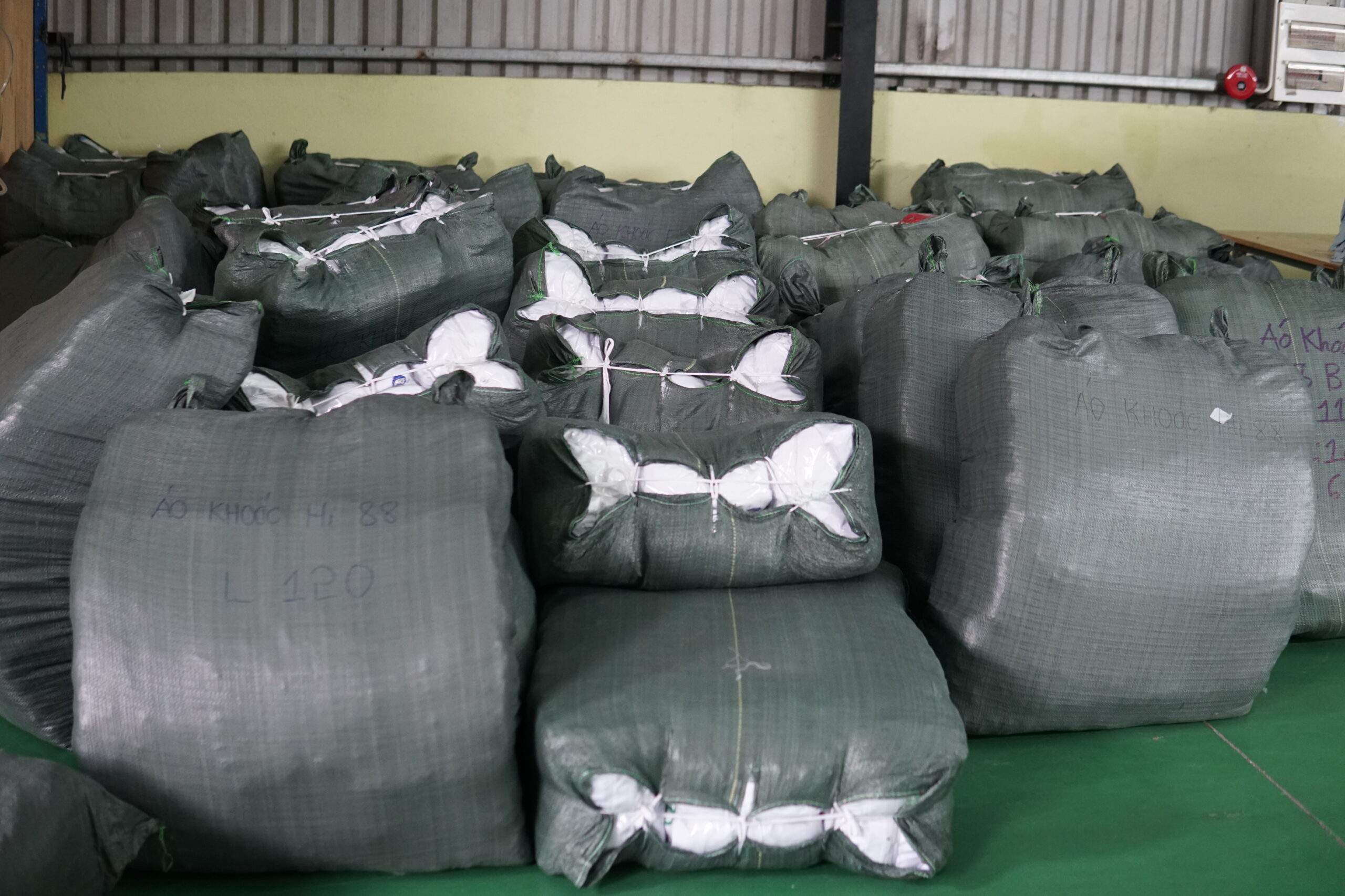 xử lý hàng áo thun cần sửa sau QC - quy trình