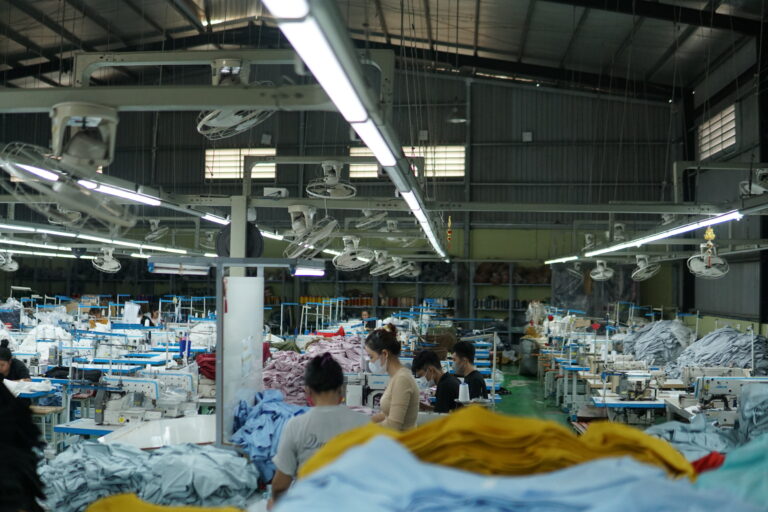 Xử lý hàng áo thun cần sửa sau QC: quy trình cho Local Brand
